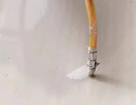 博望瓷砖空鼓维修公司专业解答在瓷砖铺贴过程中，如果使用的砂料过粗（如全部使用了粗砂），可能会导致以下问题